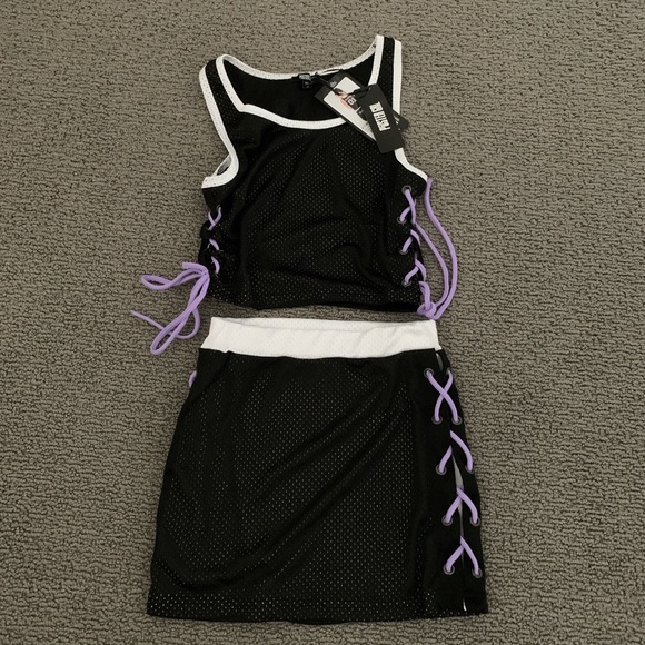 Dolls Kill Basketball Costume - Picture 3 of 4